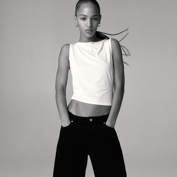 H&M Black Ankle & Cropped Pants - Picture 1 of 4